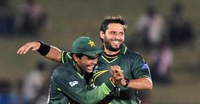 Pakistan Fielding Coach Fights with Shahid Afridi and Umar Akmal