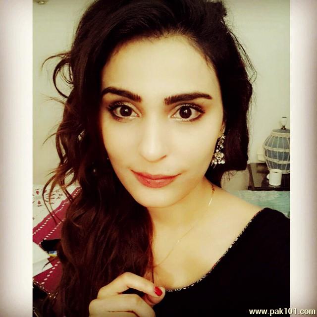 Sadia Ghaffar- Pakistani Television Drama Actress Celebrity 