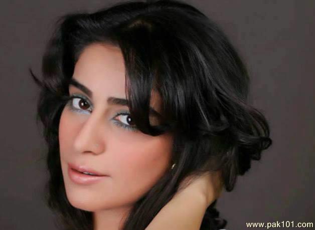 Alishba Yousuf -Pakistani Female Television Actress Celebrity 
