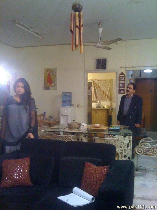 Maria Zahid on the set of Khawab Ankhein Khawish Chera