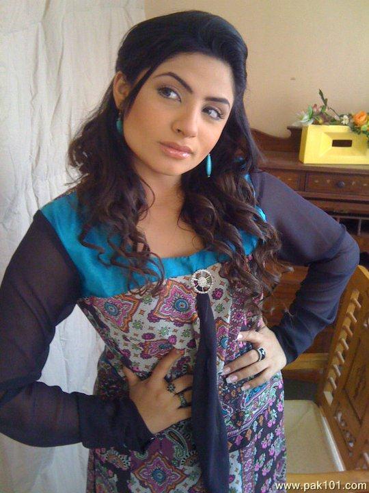 Maria Zahid on the set of Khushbooo Ka Gher