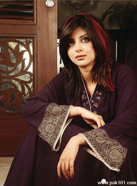 Moomal Khalid -Pakistani Female Television Actress And Fashion Model 