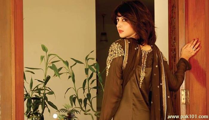 Moomal Khalid -Pakistani Female Television Actress And Fashion Model 
