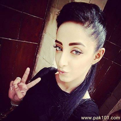 Sanam Chaudhry -Pakistani Television Drama Actress And Fashion Model Celebrity
