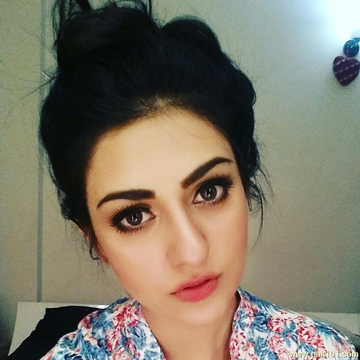Sarah Khan -Pakistani Female Fashion Model And Television Actress Celebrity