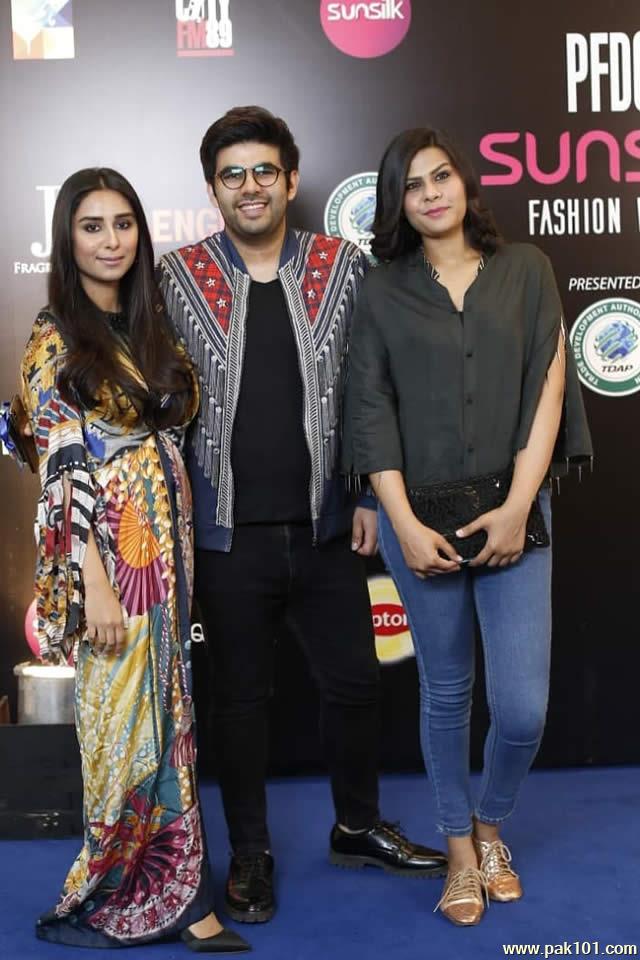Celebs grace the Blue Carpet of PFDC Sunsilk Fashion Week 2019