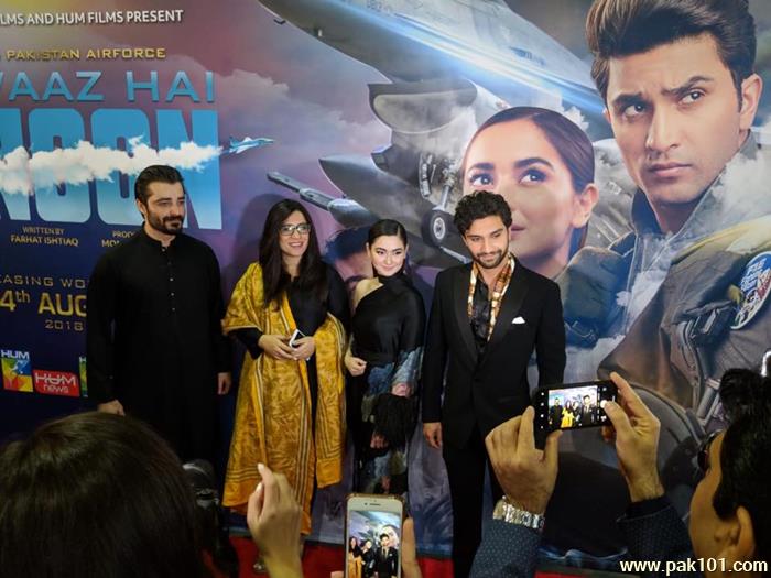 Team Of Parwaaz Hai Junoonr At The Premier Show In Mississauga, Canada