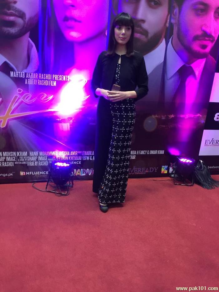 Thora Jee Le - Premiere Show At Nueplex Karachi
