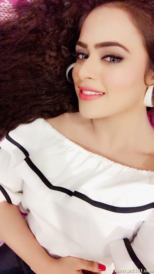 Sobia Khan -Pakistani Female Fashion Model And Actress Celebrity