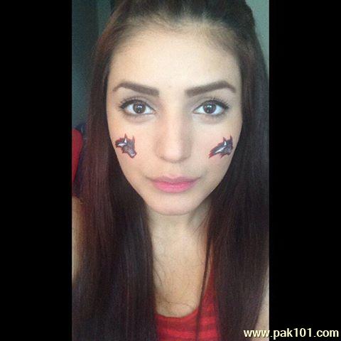 Momina Mustehsan -Pakistani Female Singer And Musician Celebrity