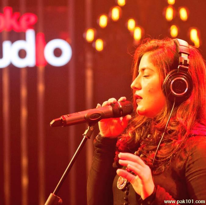 Samra Khan -Pakistani Female Singer Celebrity