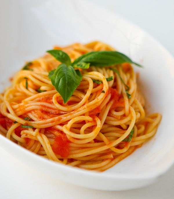 Spaghetti In Red Sauce Recipe How To Cook Spaghetti In Red Sauce Ingredients And Directions