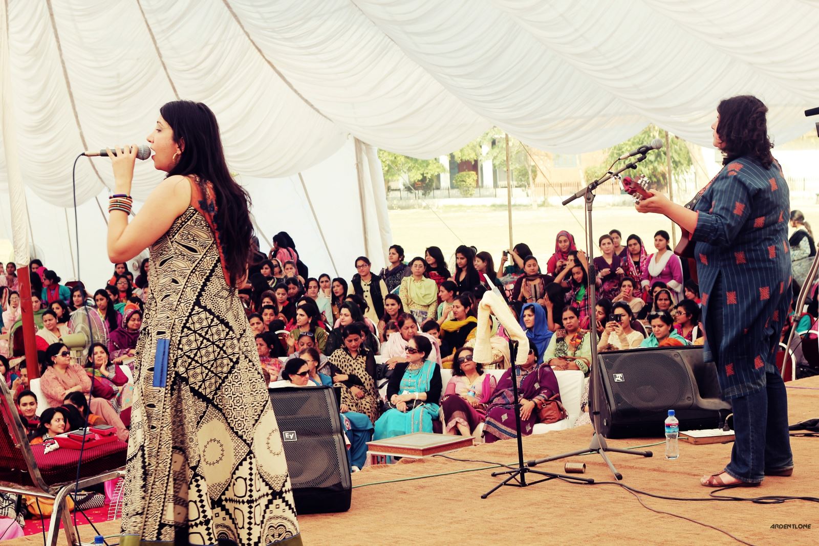 Zeb and Haniya Performed at Lahore College for Women for a Nobel Cause (Pictures)
