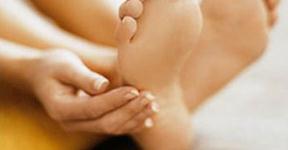 Foot Treatment Of Cracked Feet: Beauty Tips for Your Feet