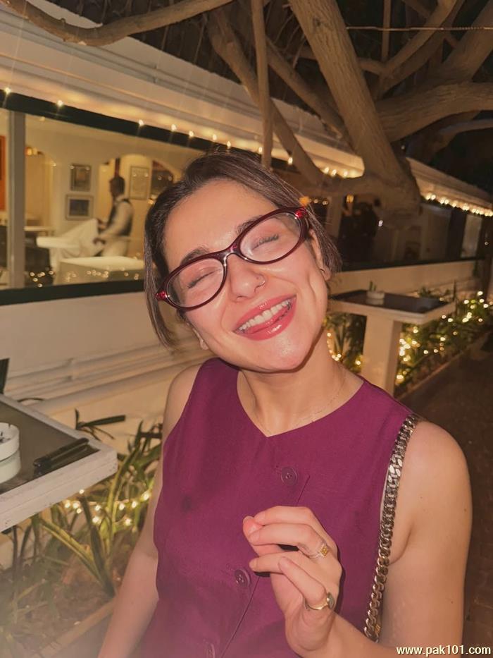 Hania Amir -Pakistani Television and Film Actress Celebrity