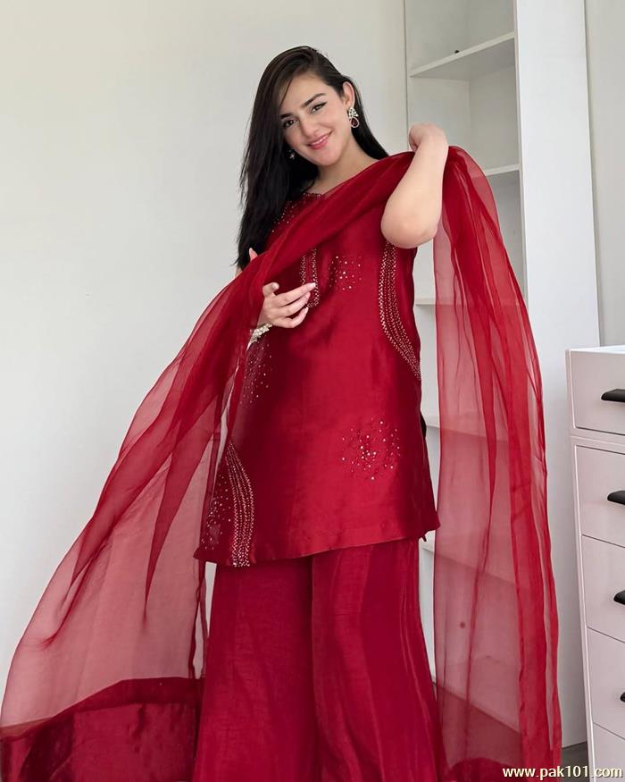 Shazeal Shoukat -Pakistani Television Actress And Fashion Model Celebrity