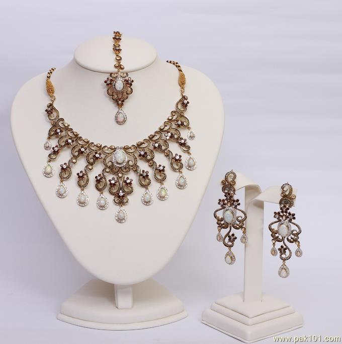 Necklace and Earing Collection of ARY Jewellers