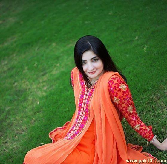 Gul Panra- Pakistani Female Singer Celebrity